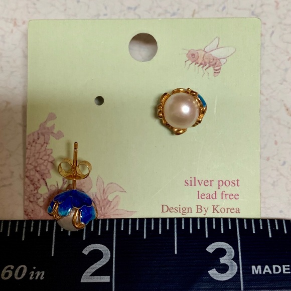 DESIGN BY KOREA PEARL & BLUE ENAMEL EARRINGS NWOT - Picture 6 of 8